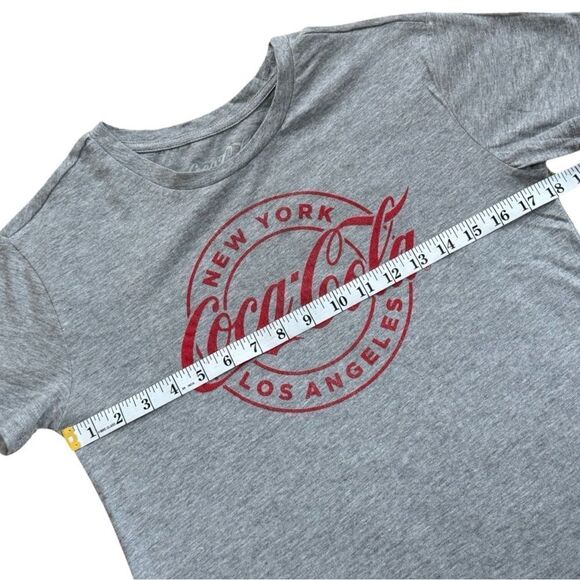 Coca-Cola® Los Angeles New York Graphic T-Shirt NWOT Size Small - Picture 4 of 6